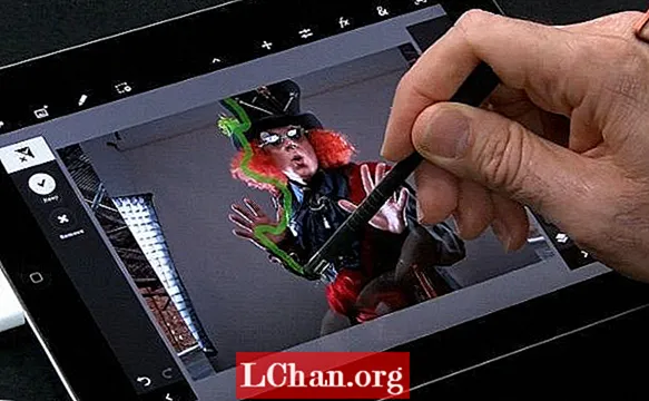 Adobe Photoshop Touch -ро барои iPad 2 мебарорад