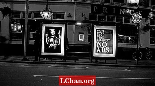 Gatvės meno reklaminiai skydai puola vartotojiškumą